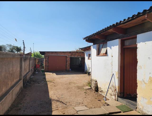 1,428M² VACANT LAND FOR SALE IN ANNADALE
